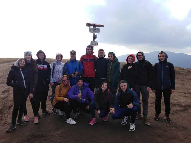 На вершині гори Ґимба